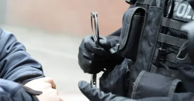 Policjanci z „Archiwum X” ujęli sprawcę brutalnego gwałtu sprzed 17 lat